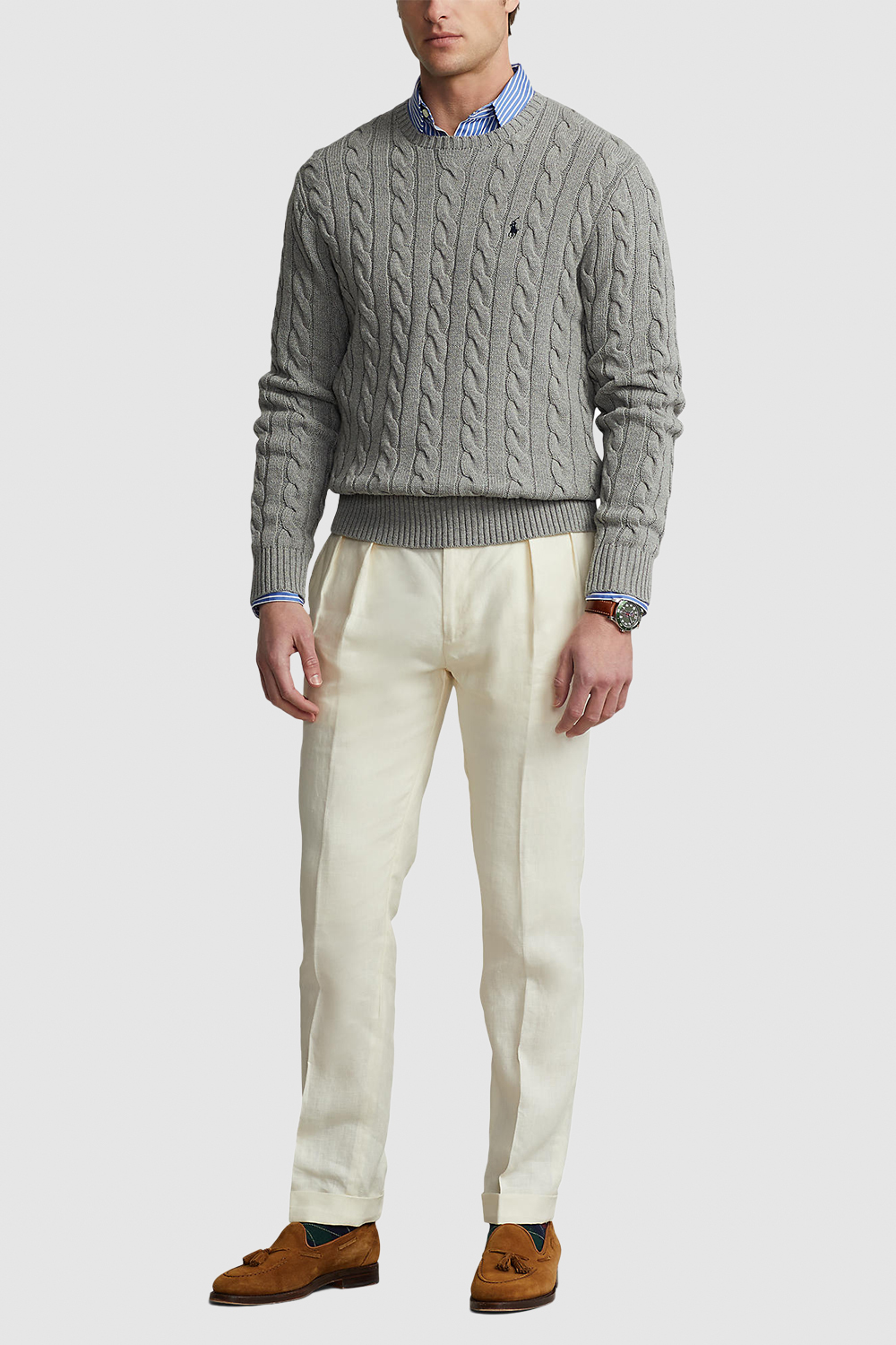 תמונת כל הלוק של סוודר כותנה עם לוגו רקום